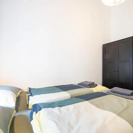 Apartment Chic Luxe Escape 2 Bedroom Retreat *