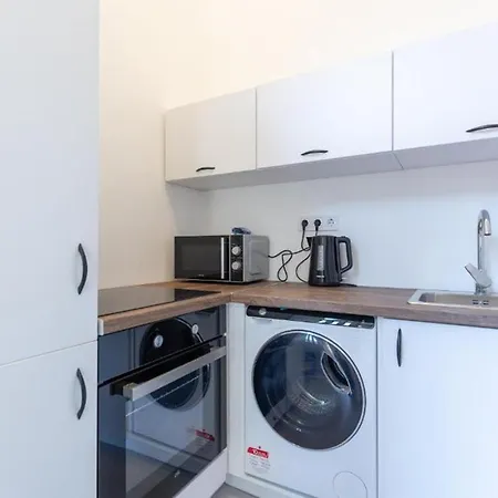 Apartment Chic Luxe Escape 2 Bedroom Retreat Budapest