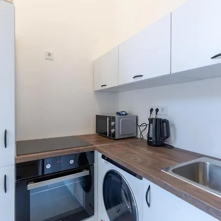 Chic Luxe Escape 2 Bedroom Retreat * Budapest