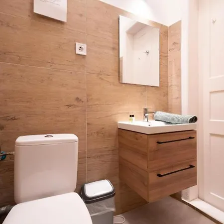Chic Luxe Escape 2 Bedroom Retreat Budapest