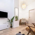 公寓 Chic Luxe Escape 2 Bedroom Retreat *